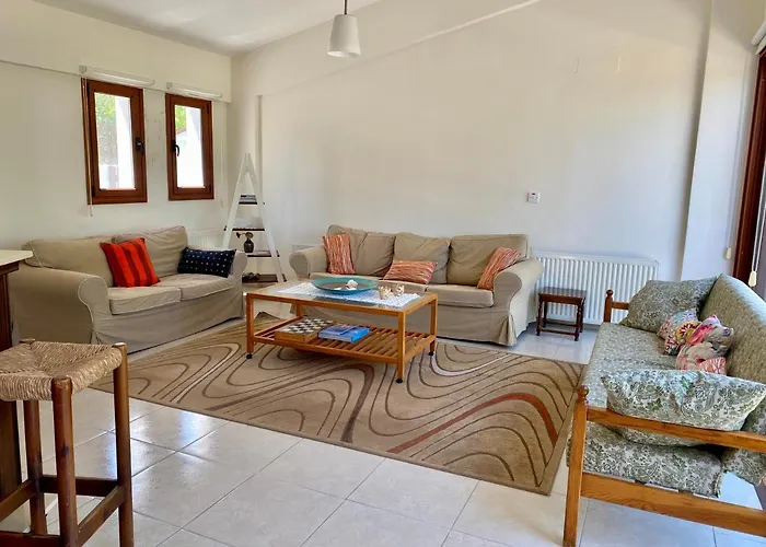 Demelida In Tsada, Paphos Villa *