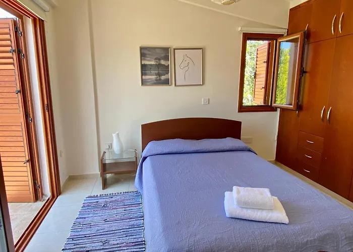 Demelida In Tsada, Paphos Villa *